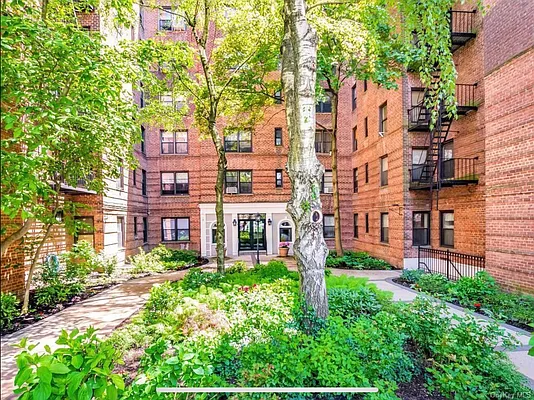 Rented by Douglas Elliman | media 8