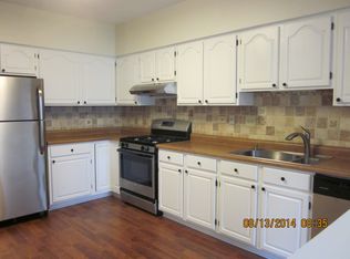 993 Pine Tree Cir S, Buffalo Grove, IL