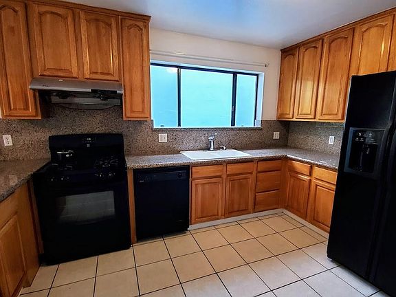 4th image of 238 Wilshire Ave