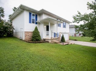 2002 S 14th St, Ozark, MO 65721