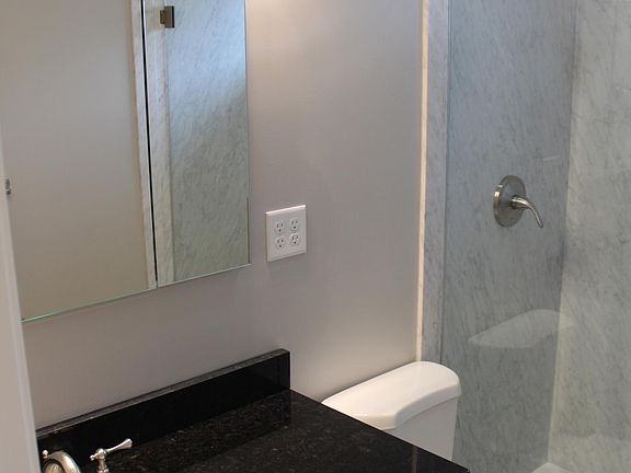 5th image of 3215 Linwood Ave #1