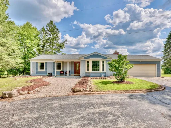 8119 Cedar Sauk ROAD, Saukville, WI 53080