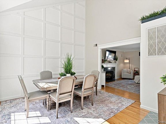 4th image of 5 Aspatuck Court