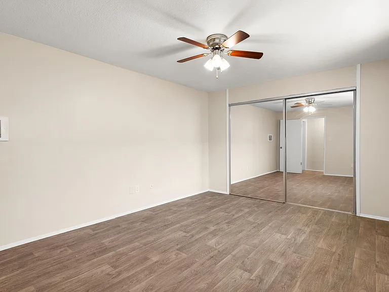 Waldorf Apartments- Riverside, CA — Photo 23