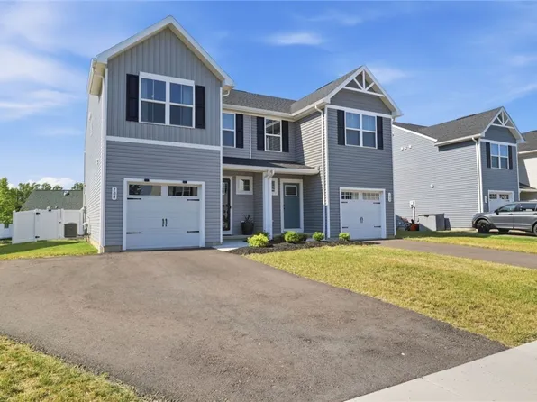 104 South Dr, West Seneca, NY 14218