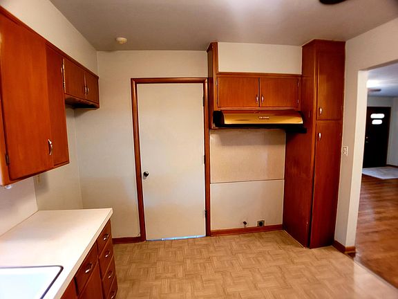 5th image of 1525 N Sterling Ave