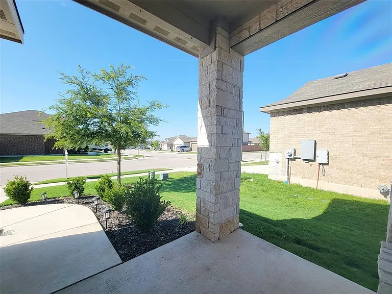 220 Mountain Valley St — Photo 4