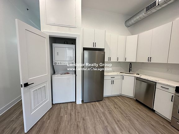 3rd image of 4730 N Western Ave #202