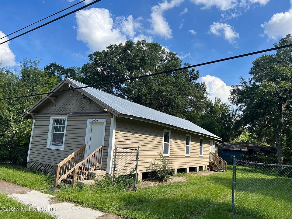 1st image of 1636 W 20th St