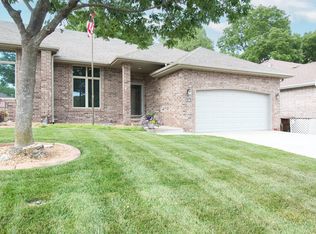 3151 W Sunset St, Springfield, MO 65807