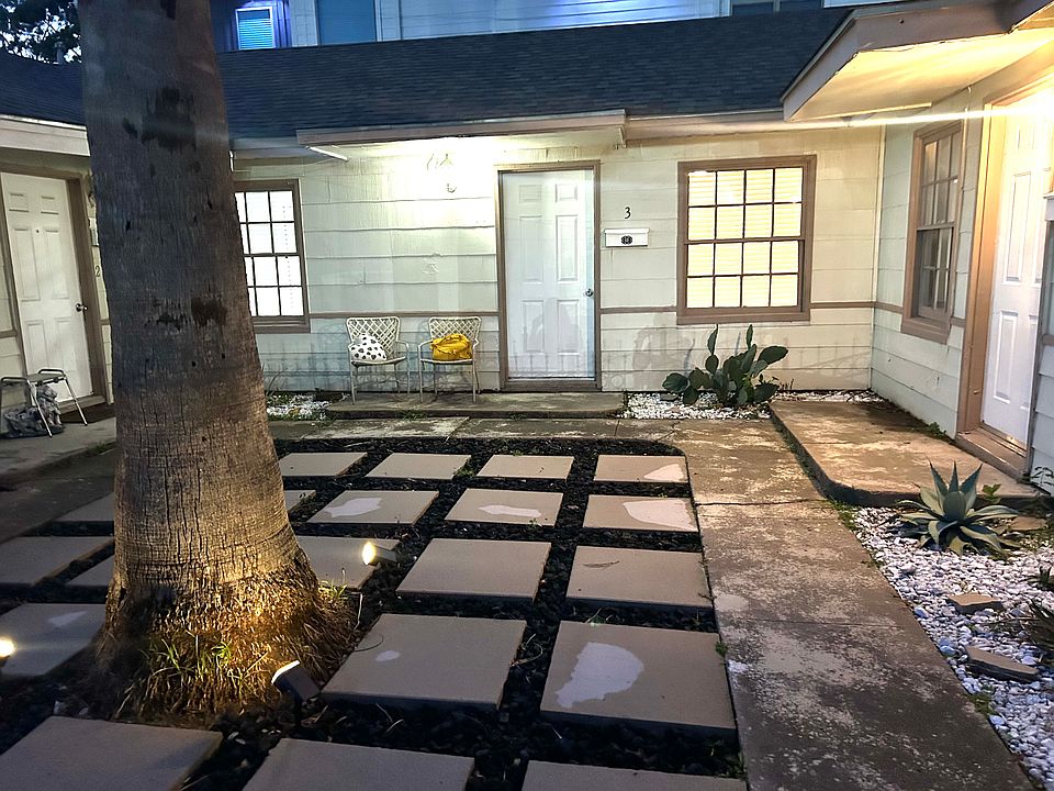 Relaxing court yard experience.