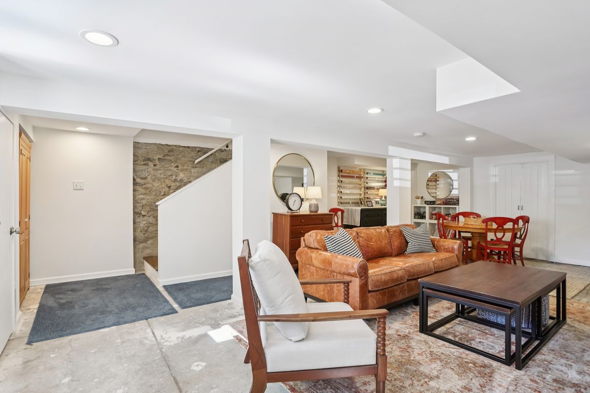 next background image