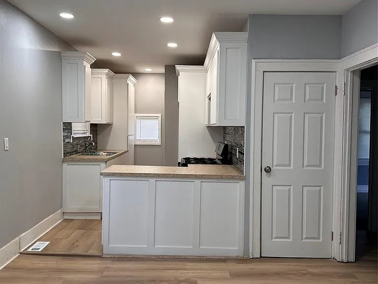 2286 Tuxedo St — Photo 3