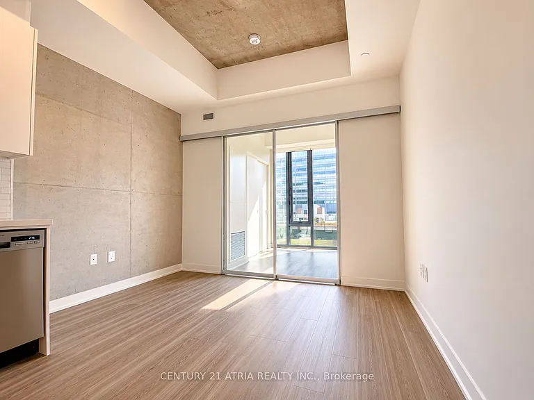 195 McCaul St #713 — Photo 4