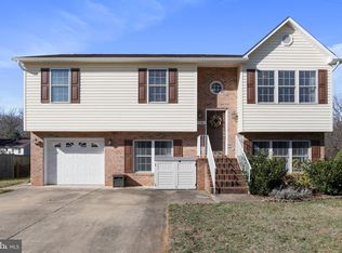 1121 Happy Ridge Dr, Front Royal, VA 22630