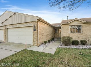 15500 Mary Ct, Clinton Township, MI 48038
