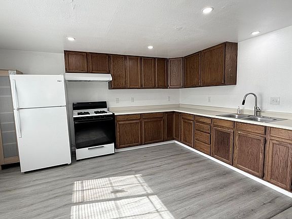 4th image of 1519 Broadway #A