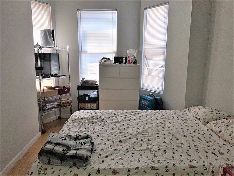 4825 Baltimore Avenue — Photo 7