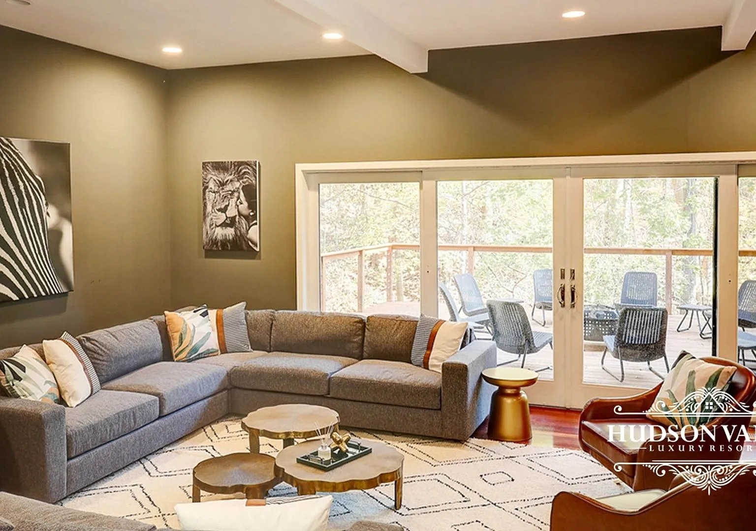 Elegant 7-Bedroom Estate in White Plains Luxury Living at Its Finest — Photo 2