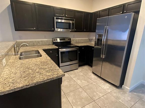 4th image of 15063 SW 118th Ln #15063