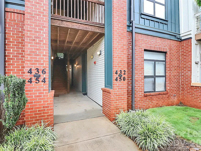450 New Bern Station Ct — Photo 1