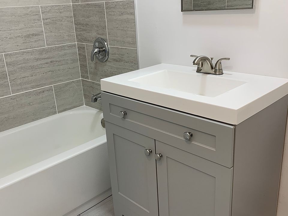 2 bed/1 bath monthly rent 2,495.00