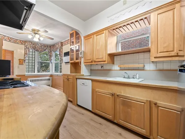 3806 Quentin Road image 8 of 37