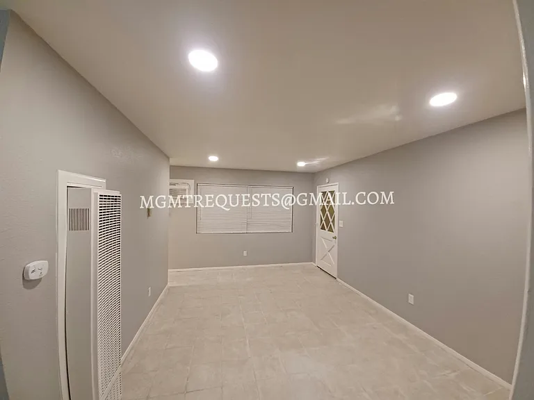 213 11th St #215 — Photo 2
