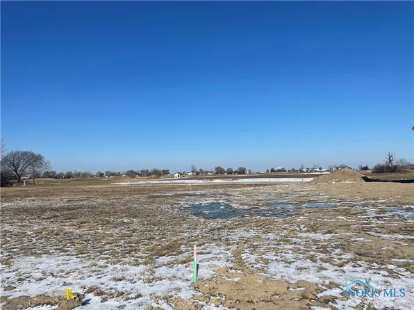 5407 Eagles Landing Dr, Oregon, OH 43616