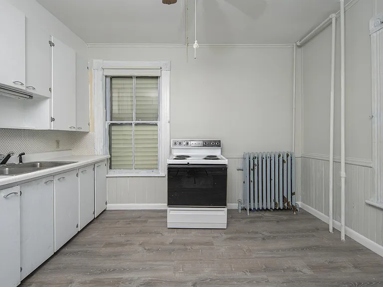 159 Hoosick St #1R — Photo 5