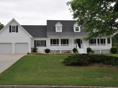 2061 Lakewood Cir, Grayson, GA, 30017