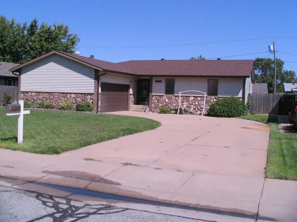 5960 16th Street Ter, Great Bend, KS 67530