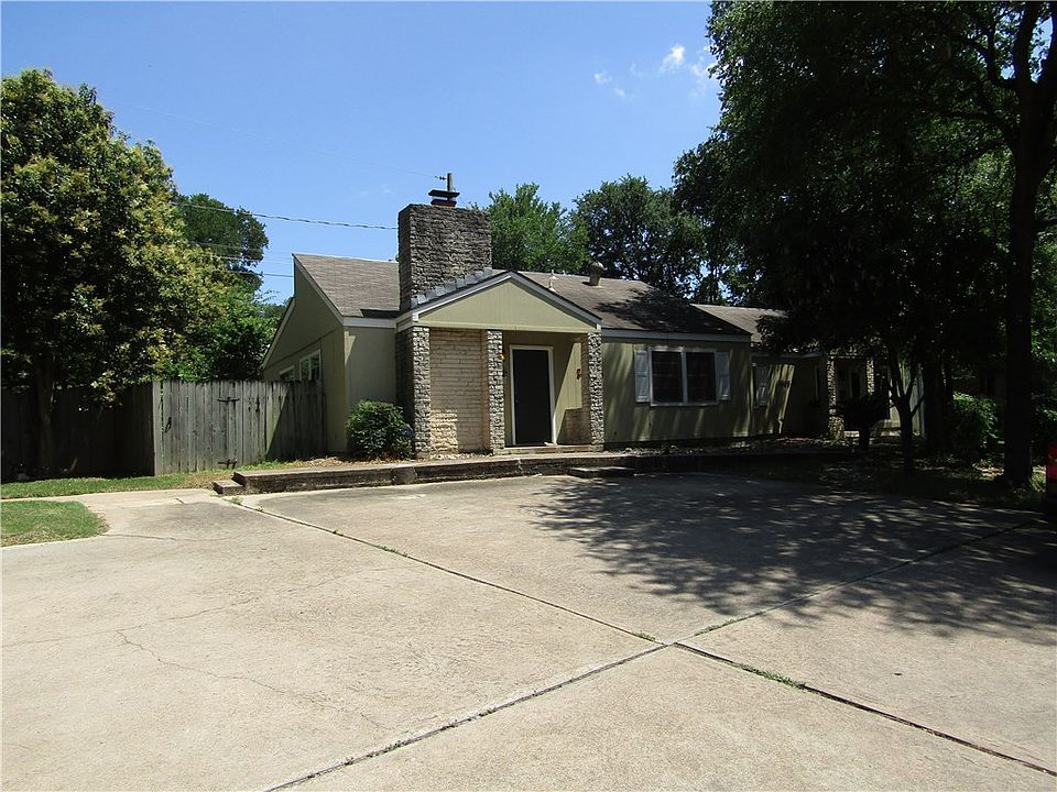 1st image of 2408 La Casa Dr #A