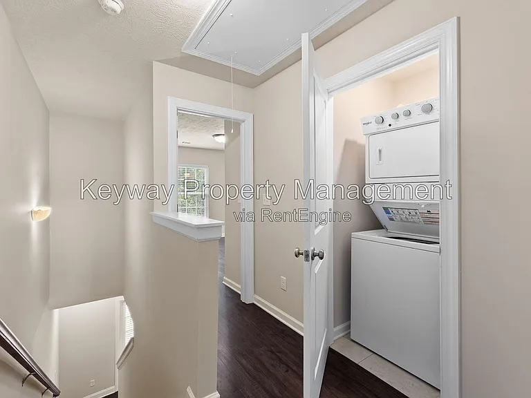 1842 Butternut Dr — Photo 8