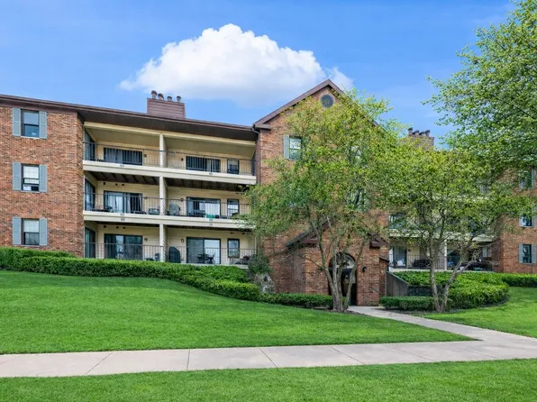 611 Hapsfield Ln APT 100, Buffalo Grove, IL 60089