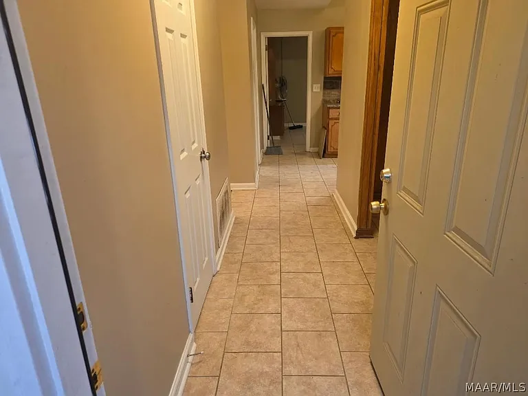 4348 Sunnybrook Dr — Photo 2