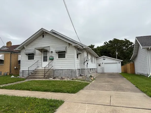 808 N 22nd St, Mattoon, IL 61938