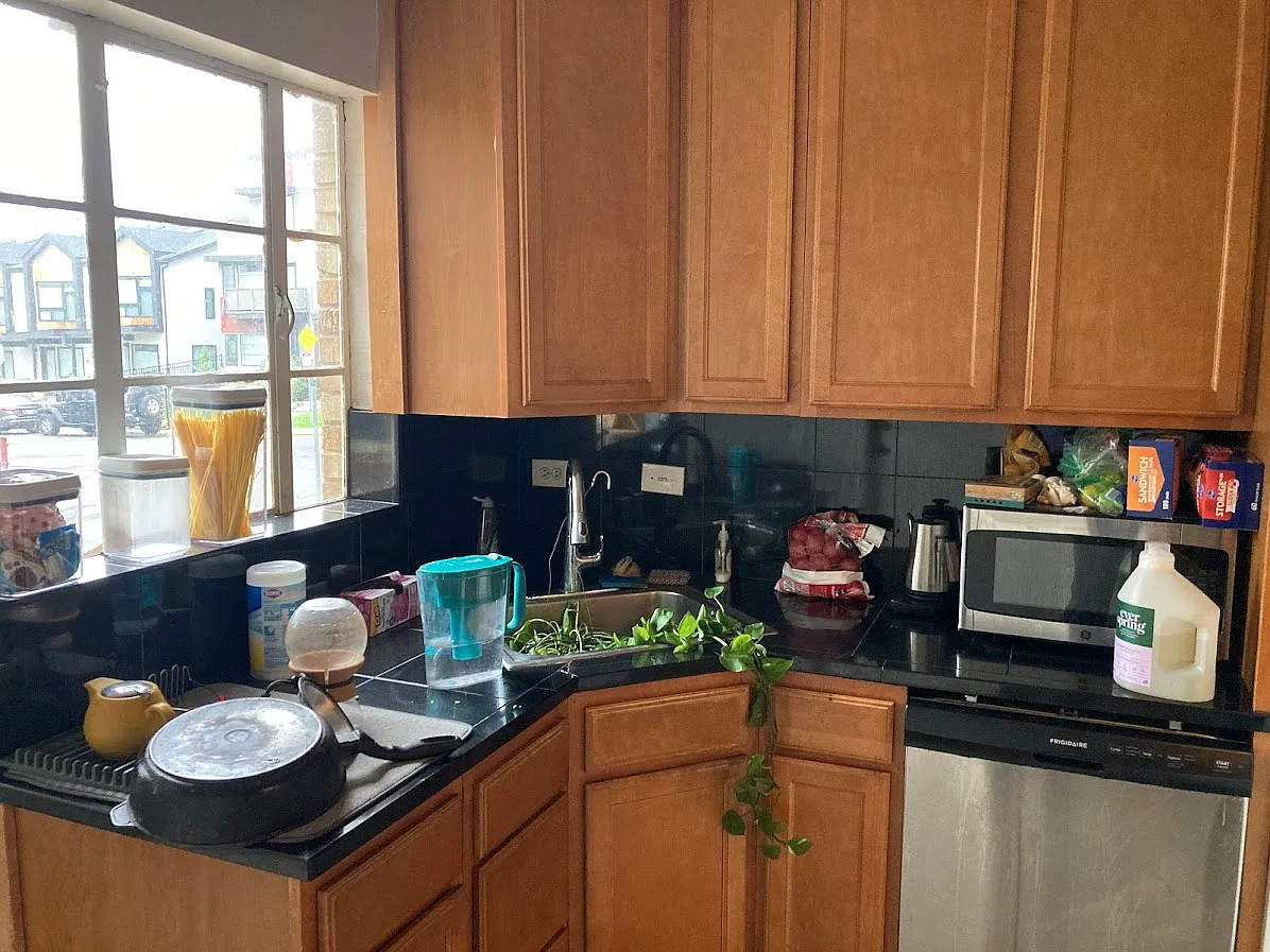 3 bed, 1100 sqft, $2,195 — Photo 3