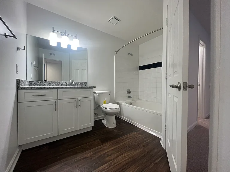 Wesley St. Claire Apartments at Lawrenceville — Photo 95