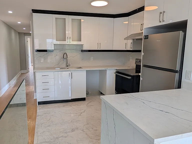 2099 Dufferin St #2 — Photo 19