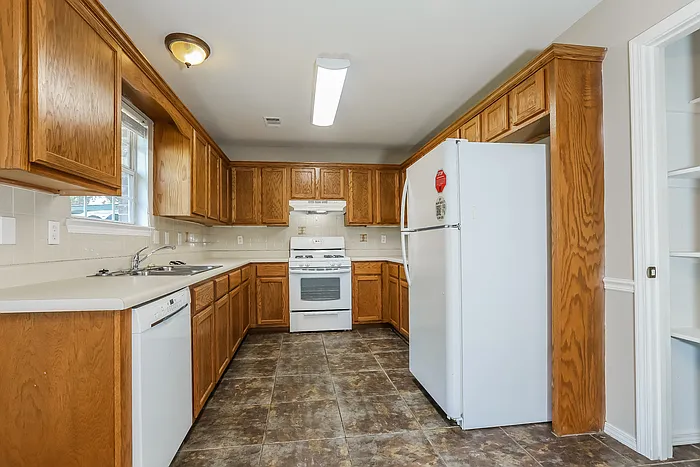 1826 Auburn Hills Dr — Photo 5