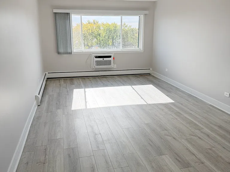 8352 W Catherine Ave #525 — Photo 21