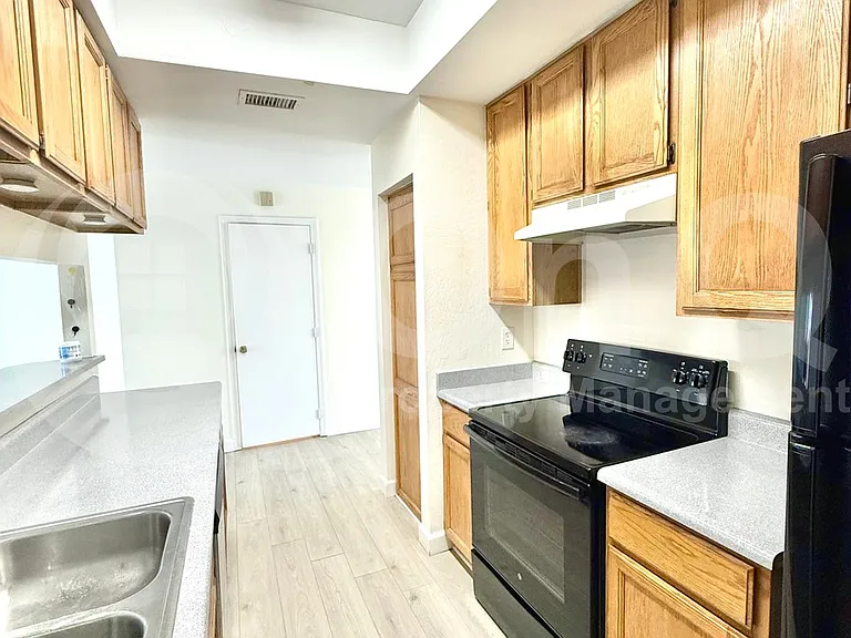 500 N Roosevelt Ave #134 — Photo 3