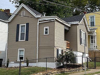2nd image of 2122 Herrick Ave