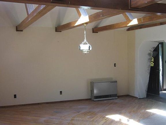 5th image of 8234 Woodside Dr
