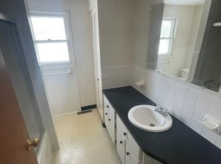28 Brittany Dr, Amherst, NY 14228