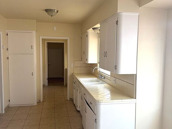 3rd image of 2816 Ashby St