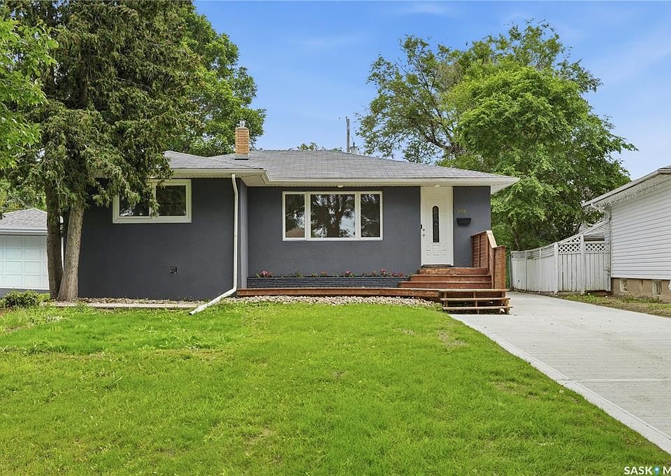 1st image of 2819 Montreal CRESCENT