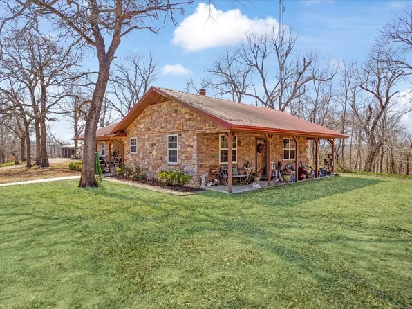 1966 County Road 2980, Windom, TX 75492