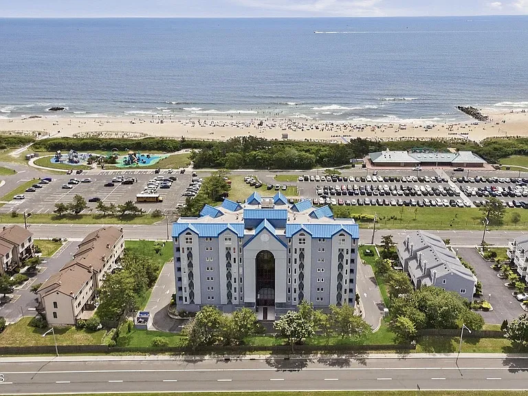 300 Ocean Ave N #C1 — Photo 35